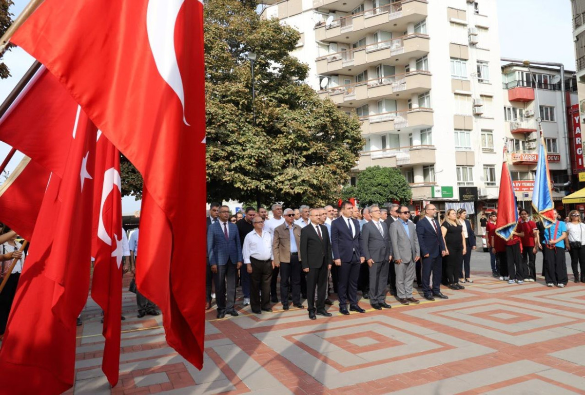 Minik öğrencilerden Başkan Tetik’e sevgi seli