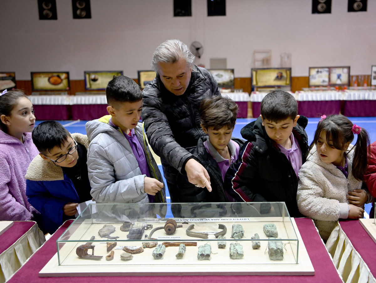 KUŞADALI ÖĞRENCİLER ÇANAKKALE SAVAŞI’NIN BİLİNMEYEN YÖNLERİYLE TANIŞTI